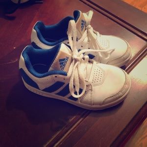 Boys white/blue Adidas Tennis Shoes